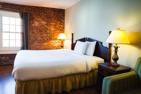 Executive Room | Individually furnished, iron/ironing board, free WiFi