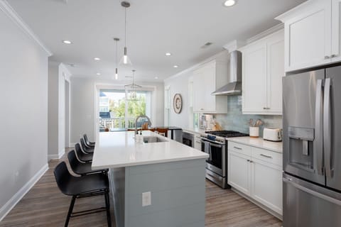 [Kitchen] Island Seating for 5