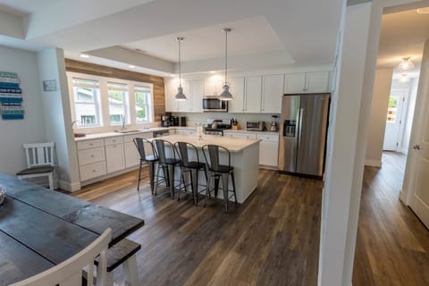 Main Level | Dining | Kitchen