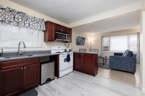 Fully equipped kitchen with kitchen essentials
