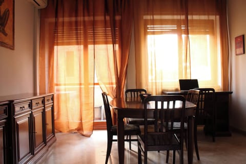 Apartment, 2 Bedrooms, Smoking, Terrace | Dining room