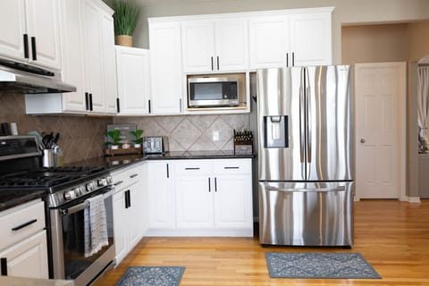 Main Level - Huge Kitchen, Tons of extras!