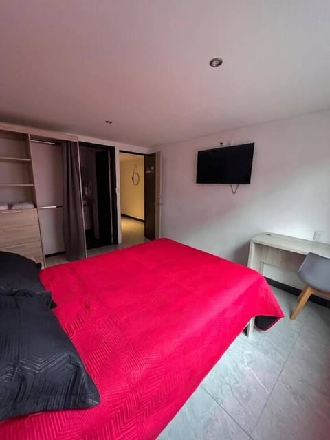 Basic Room | Individually furnished, desk, laptop workspace, free WiFi