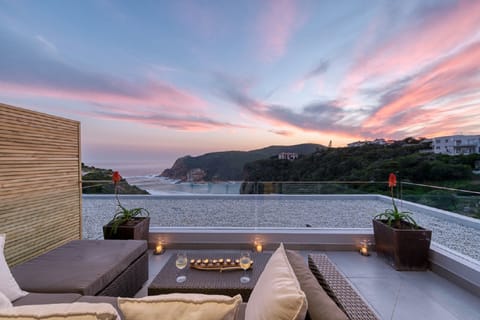 Classic Room, 1 Queen Bed, Balcony, Ocean View | Terrace/patio