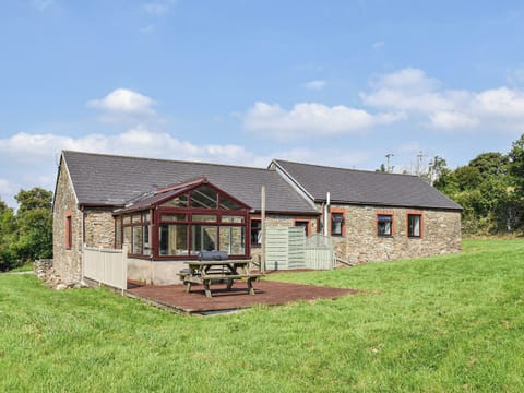 Garden | Swallow Cottage - Gowerton Cottages, Gowerton, near Swansea