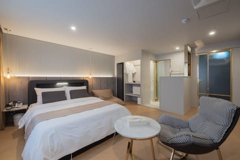 Luxury Double Room | Premium bedding, desk, laptop workspace, blackout drapes