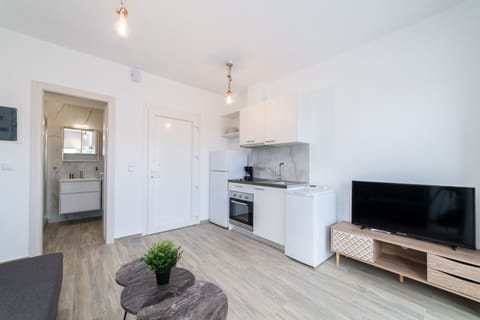 Apartment, 1 Bedroom | Living area