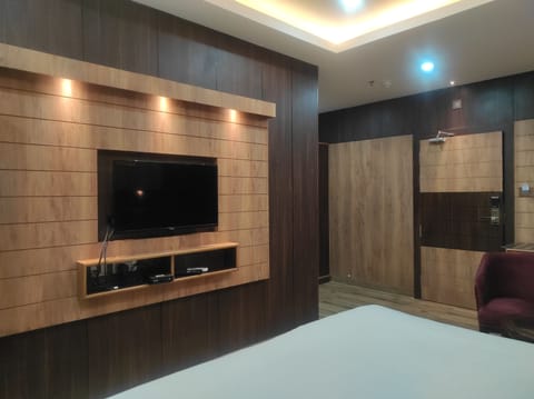 Royal Double Room | Premium bedding, desk, blackout drapes, soundproofing