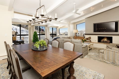 Condo, 3 Bedrooms | Dining