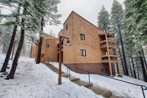 Located just above the Northstar Village with restaurants, shops, après-ski, ice rink, spas and s'mores. View from condo parking lot requiring steps up to the building. Entrance to unit is on second floor.