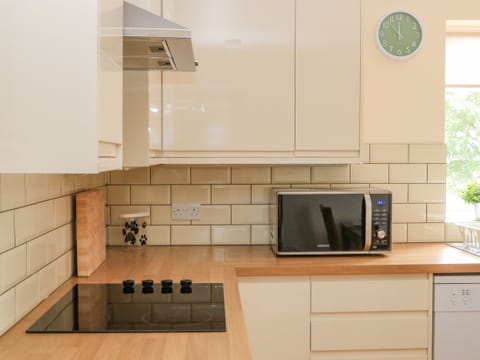 Fridge, dishwasher, electric kettle, toaster