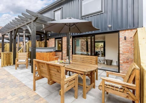 Cottage | Balcony