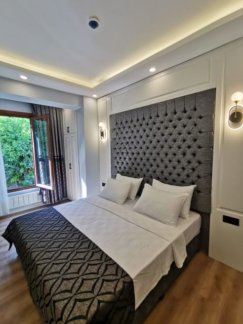 Superior Double or Twin Room | Desk, laptop workspace, soundproofing, free WiFi
