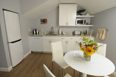 Kitchenette provides a full size fridge w/freezer, Keurig, toaster, & microwave.