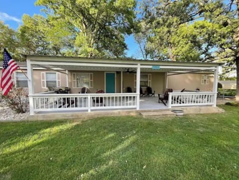 13922 Diamondback Ln - 1 mile to lake, boat ramp, marina & Anchor'N restaurant