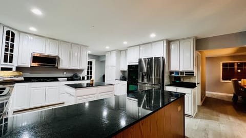 Full, newly furnished kitchen.