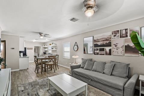 Living Room / CouchDining table with chairs