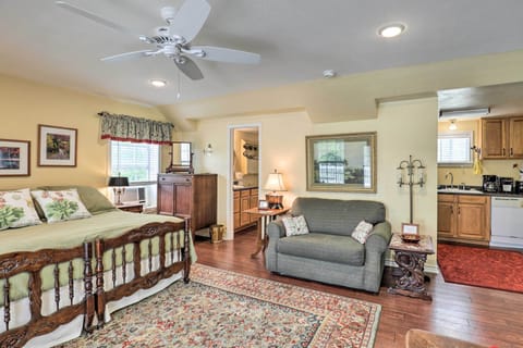 College Station Vacation Rental | Studio | 1BA | Stairs Required | 400 Sq Ft