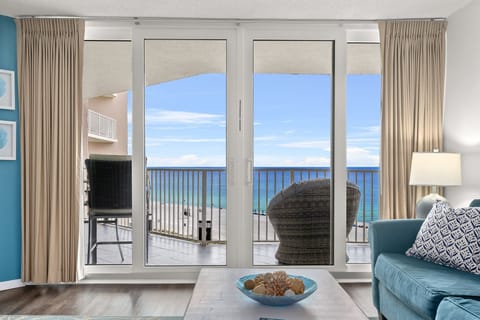Living Room Views!
