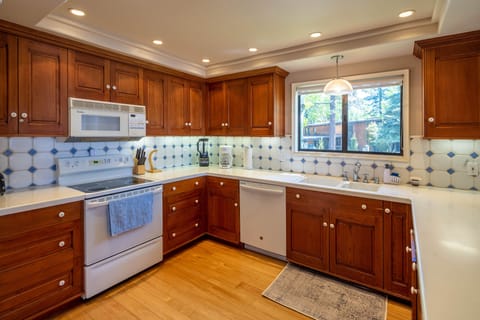 Star Harbor 6 Kitchen - Star Harbor 6 Kitchen