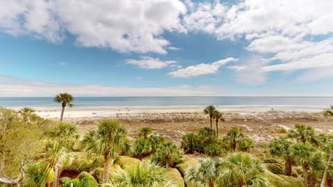Direct Oceanfront View from Private Balcony