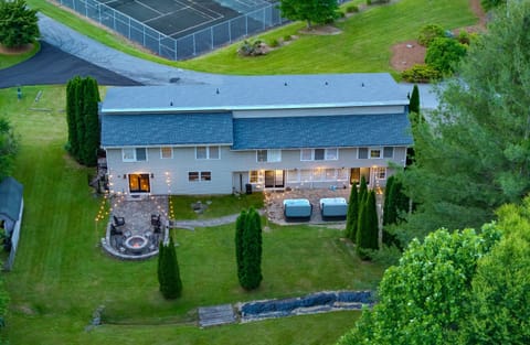 The Blue Ridge Mountain Lodge is the perfect location for your gathering!