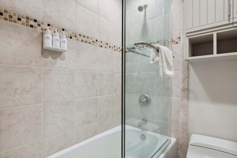 f235-2517_53941218050_o