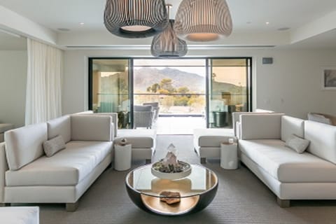 Couples treatment rooms, sauna, hot tub, steam room, body treatments