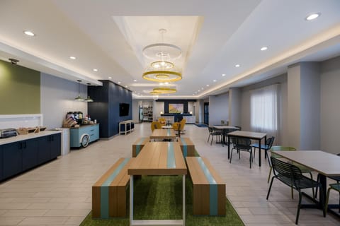 Free daily self-serve breakfast