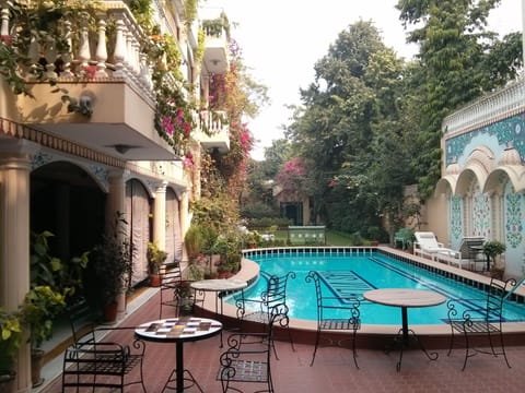 Outdoor pool, sun loungers