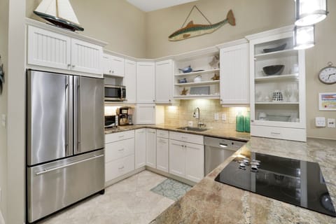 1692 Bluff Villas - Kitchen - Beautiful updated kitchen with stainless appliances and a toaster oven will make cooking a dream.