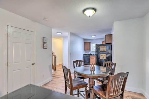 Dining Area | Dishware/Flatware Provided