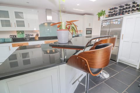 Fridge, dishwasher, electric kettle, toaster