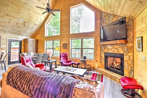 Murphy Vacation Rental | 2BR | 2BA | Stairs Required to Enter | 1,550 Sq Ft