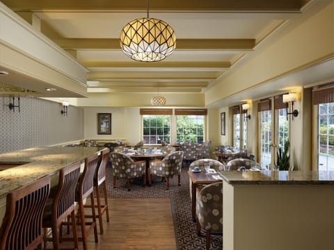 Breakfast and lunch served