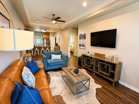 Bright & open living space that flows straight into the kitchen area