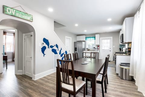 Dining area with room for 6