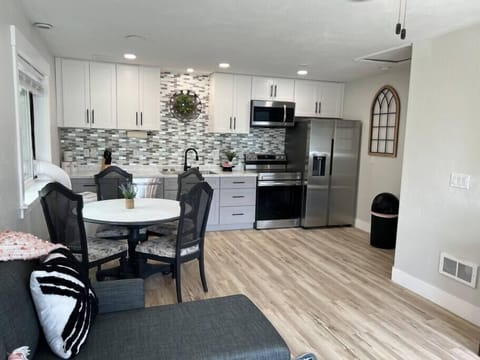 85f9d002 6751 4cf3 b129 bdc18659b8b3