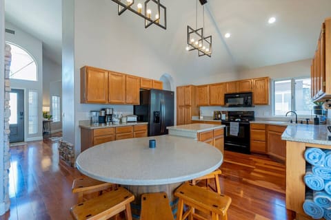 Whip up a tasty meal with the family in the large kitchen.