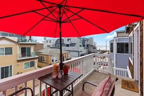 Enjoy drinks while you enjoy the sunset!