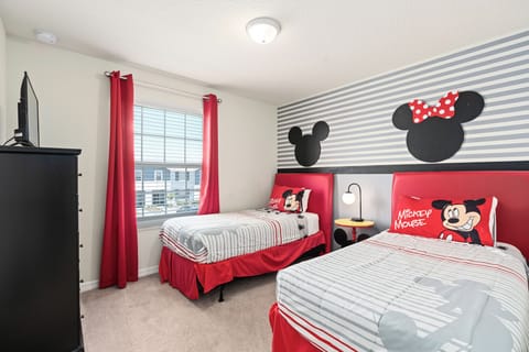 Mickey & Minnie