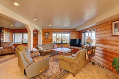 Room to spread out and relax in a beautifully finished space with rustic charm.
