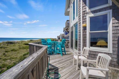 The stunning views come courtesy of the ocean-to-sound vistas revealed off multiple decks of this 6-bedroom beachfront beauty.