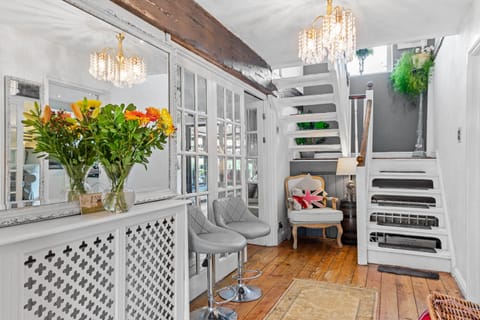 Comfort House, Ensuite (The Vale of Evesham) | Interior
