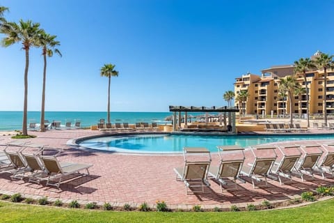 E Pool View
