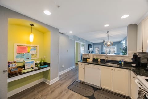 stocked with eating/drinking utensils