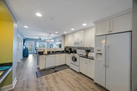 stocked with eating/drinking utensils