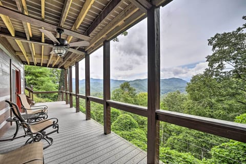 Bryson City Vacation Rental | 3BR | 2BA | Stairs Required | 2,000 Sq Ft