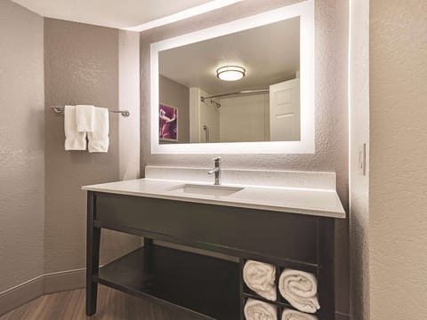 Room, 2 Double Beds, Non Smoking | Bathroom | Combined shower/tub, free toiletries, hair dryer, towels