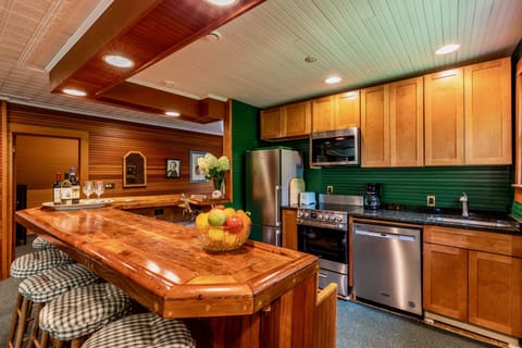 Brand new kitchen in Summer 2022.